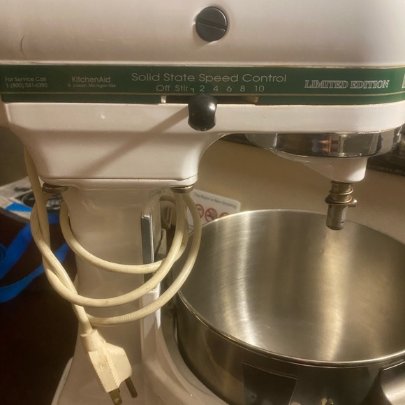 💚VINTAGE KITCHENAID LIMITED EDITION KSM5 MIXER W/2 BOWLS & ALL ATTACHMENTS - Picture 6 of 12